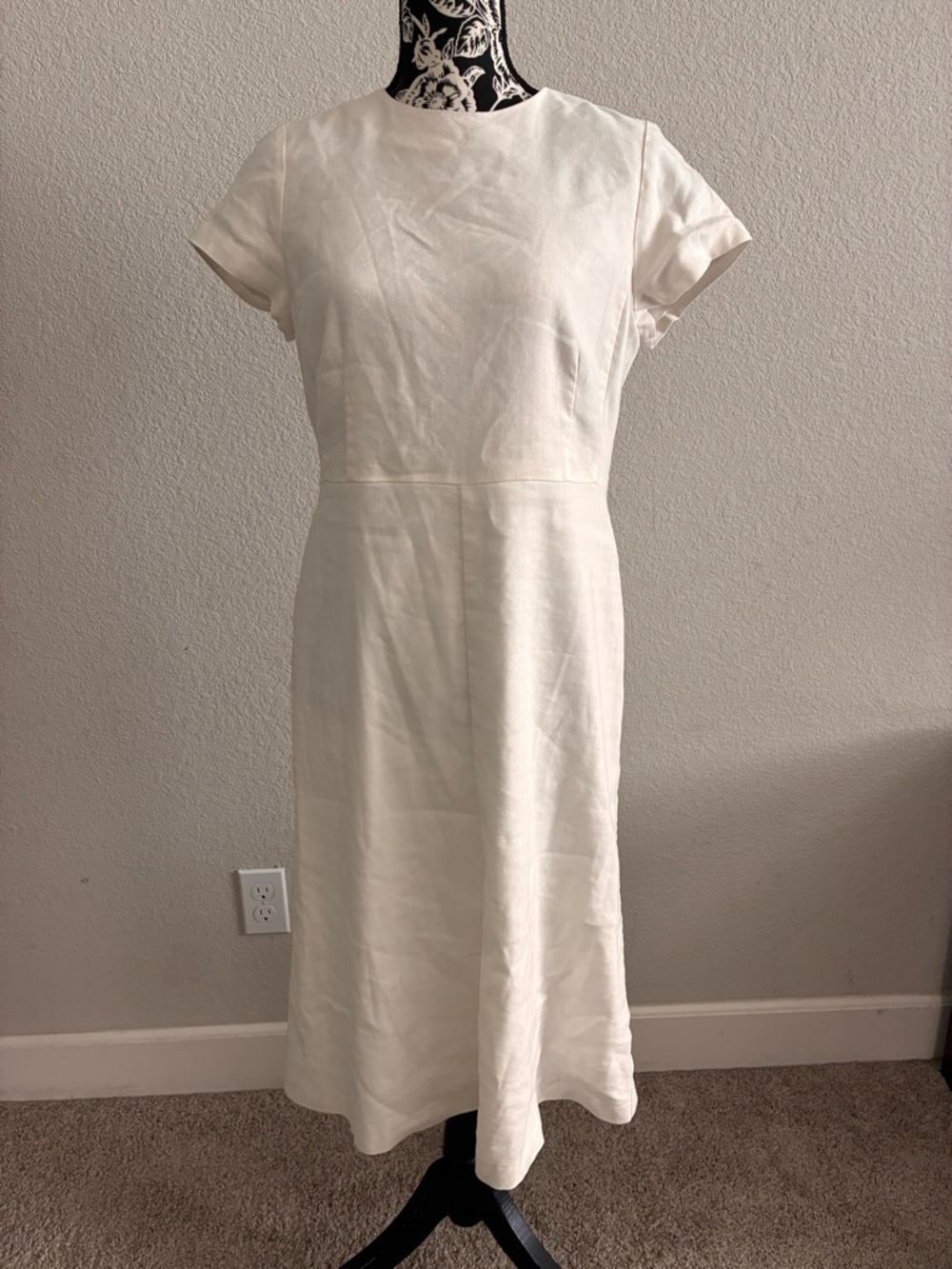 Ann Taylor Cream Short-Sleeve Midi Dress